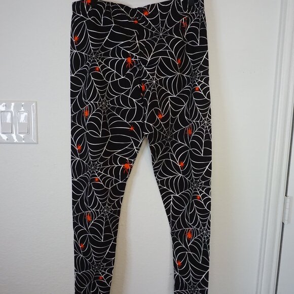 No Boundaries Juniors' Spiderweb Leggings - Picture 9 of 15